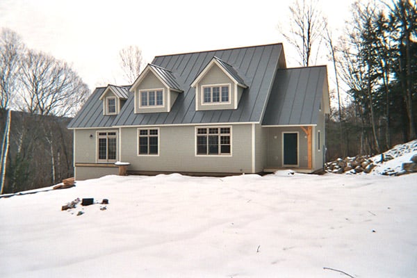 Facade of a Smith Building Company custom-built home